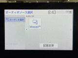 純正ナビを装備。タッチパネル式で使いやすく、お出かけもラクラクです。