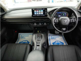とても握りやすいステアリング!運転手の気持ちがそのまま伝わるかのような反応をしてくれます!小物入れや各ボタンの配置にこだわり、とても使いやすいです !視認性も良好なのでロングドライブもお任せ下さい!