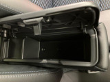 3.「認定中古車カルテ」は、走行距離や修復歴に加えてキズ・凹みの有無・状態や消耗品の交換、過去の整備状況がわかります。
