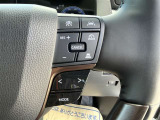 レーダークルーズコントロール(全車速追従機能付)付きです。車速に応じて追従支援してくれるので、ロングドライブも快適です。詳細は販売店スタッフまでおたずねください。