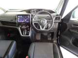 視界良好、操作しやすい運転席です。