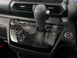 オートエアコンで快適な車内温度を演出してくれます!
