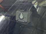 【前後カメラ付きドライブレコーダー】お車の前と後ろをバッチリ記録!事故やトラブルの際、映像が残っていると心強いですね。