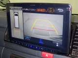 バックモニター付なので後退時に後方が見えるので安心。 車は構造上、死角がたくさんなので万が一を考えると必須ですね。 あくまで補助の為の装備、バックは目視で確認する事が重要ですよ。