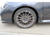 SUBARUあんしん保証ロング。リーズナブルな料金で、さらに最長3年まで延長できる「SUBARUあんしん保証ロング」もご用意しています。