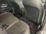メルセデス・ベンツの定める厳しい基準をクリアしたお車のみをご案内させて頂きます。納車前整備はメーカー規定に基づき当店3Fの指定工場で入念に行なわれます。熟練のメカニックがお客様のお車を整備致します。