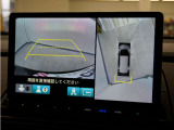 バックカメラ搭載です!車庫入れが苦手な人はもちろん、車両感覚に自信がある人にもお勧めです!見えない箇所が見えるようになるので、低い障害物や隠れてしまっている子供の存在等にも気付く事が出来ます。
