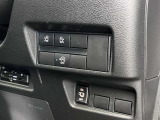 乗り降り便利な両側パワースライドドア付き!