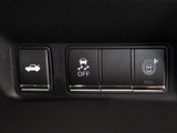 ★使いやすさや安全性を追求したステアリング周り!高級車ゆえにスイッチ類が多いのも特徴ですね!考え尽くされた配置ですぐに使いこなす事が出来ますのでご安心下さい!是非、体感してみて下さい!!