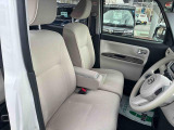 新車メーカー保証に準じた保証を1年間無償で受けられる「まごころ保証」、さらに保証を延長できる「まごころ保証プラス」「まごころ保証プラス&alpha;」をご用意しております。