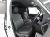 長時間の運転でも疲れにくいシートです。