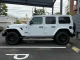 台形のホイールハウスもJeepの特徴。横から見てもJeepだとわかりますね!