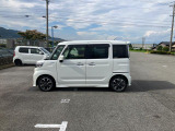 清潔な中古車展示場で皆様のご来店をお待ちしています。