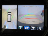 パノラミックビューモニター付きです。車両を上から見たような映像をディスプレイオーディオ画面に表示。運転席からの目視だけでは見にくい、車両周辺の状況をリアルタイムでしっかり確認できます。