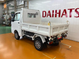 左後ろから
