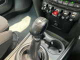 車両の詳細、ご質問につきましては、弊社営業スタッフまでお気軽にご連絡下さいませ。遠方のお客様には実車の詳細画像送信も承ります。