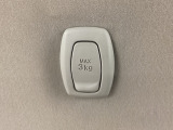 フックには、重さ3kgまでの荷物がかけられます。足元に置きたくないものなどがある時に役に立ちます♪