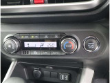 ☆オートエアコンです♪一度お好みの温度に設定すれば、車内の温度を検知し風量や温度を自動で調整してくれる優れもの!暑い&hellip;寒い&hellip;と何度もスイッチ操作をする必要はありませんね♪