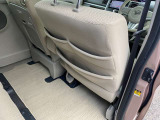 運転席側シート後ろにシートバックポケットが付いています.
