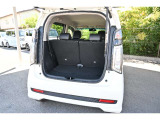 シートスライドで荷物も沢山詰めます