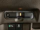 ETCが付いてます。ETC搭載車しか通過できないスマートICが利用できるようになりますよ!現在スマートICの設置箇所も増えてきているので、高速道路利用の幅が広がりますね☆