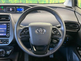 【純正革巻きステアリング】上質な革を使用することで、手にしっかり馴染みとても運転しやすいハンドルです♪