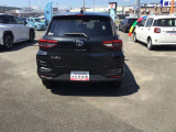バックカメラが付いているので後方確認が非常にしやすいです。今や運転初心者も熟練者も必須装備!ついていて損はないですね♪