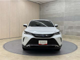 お車購入のポイントとなるフロントマスクです。上質で迫力あるデザインですね☆☆