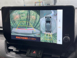 【パノラミックビューモニター】専用のカメラにより、上から見下ろしたような視点で360度クルマの周囲を確認することができます☆死角部分も確認しやすく、狭い場所での切り返しや駐車もスムーズに行えます。