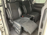 ゆとりある広々とした車内空間は、ドライブを始め買い物やレジャーなど、幅広く活躍します。一人でもみんなとでもお出かけを楽しみましょう!