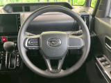 インテリアに合わせたデザインのステアリングは、運転される方のことも考え、運転しやすい形状、大きさです。是非一度、実際に触ってお確かめください。