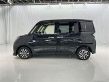 両側パワースライドドア付きだから、狭い駐車スペースなどでの 乗り降りラクラク!小さなお子さまのいるご家庭には嬉しい装備。