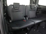 見えないところまで徹底洗浄!中古車をキレイで気持ちよくお乗りいただけるよう、トヨタ認定中古車はしっかりクリーニング。エンジンルームやシートを外した洗浄まで目に見えないところまで徹底的に洗浄しています。