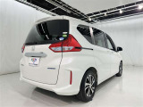 後ろから見ると車の印象も変わりますね♪