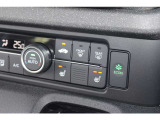 運転席と助手席に温度調整があるシートヒーターを装備しております。寒い朝はクルマに乗り込んですぐにシートヒーターを作動させれば温かさが広がり快適なドライブが始まります。