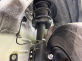お車を安心してお乗りいただく為には、足回りの定期点検が欠かせません。サービスサポート(有償保証)では無料点検もご提供しており、安心のカーライフをお過ごしいただけるサポート体制が整っています。
