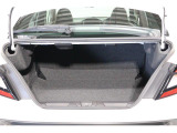 広いトランクは、大きな荷物やゴルフバック等も収納可能です。後列シートを倒していただければさらに広くなります!