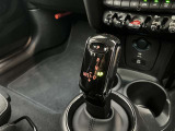 車両の詳細、ご質問につきましては、弊社営業スタッフまでお気軽にご連絡下さいませ。遠方のお客様には実車の詳細画像送信も承ります。