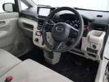 運転席廻りです。