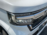 LEDヘッドランプ仕様。シャープな白光色のLEDランプを採用しました。夜の視界を明るくしてくれます。