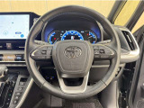 ステアリングスイッチ搭載!手を離さずに手元のスイッチでさまざまな操作が可能。運転中、視線をそらさなくても操作ができて安全です!