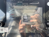 【マルチテレインモニター】車のフロントやサイドのカメラ画像を同時にモニター表示することで、悪路や狭い道を走行時でも周囲の状況確認ができ安心!本格SUVにうれしい装備です♪