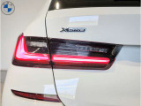 BMWの伝統の丸目4灯ヘッドライトでございます。LEDライトで視認性もよく明るく安全性の向上につながります。