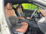 運転席シート廻りは使用感も少なく、良好な状態となっています。前オーナー様が丁寧に使っていたことがよくわかりますね。