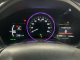 メーターの横に液晶カラーディスプレーを装備。航続可能距離等の情報やHonda SENSINGの注意・警告を表示します!