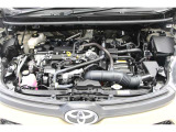 エンジンルームの樹脂部分は丁寧に磨いてツヤをだしています。当社の中古車のエンジンルームクリーニングはとても自信があります★