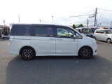 お車は買って終わりではありません。なぜなら車は壊れないという事がないからです。「安さ」だけでなく「安心」=購入後の点検・修理・トラブル対応こそ私達の強みです。