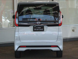 こちらの車両は店頭での現車確認、弊社にご入庫頂ける方限定の販売とさせて頂きます。遠方のお客様には大変申し訳ございませんがご了承をお願い致します。