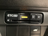 ETCが付いてます。ETC搭載車しか通過できないスマートICが利用できるようになりますよ!現在スマートICの設置箇所も増えてきているので、高速道路利用の幅が広がりますね☆