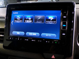 CD、DVD、Bluetooth、AM、FM、AUX、スマートフォン接続ができます。